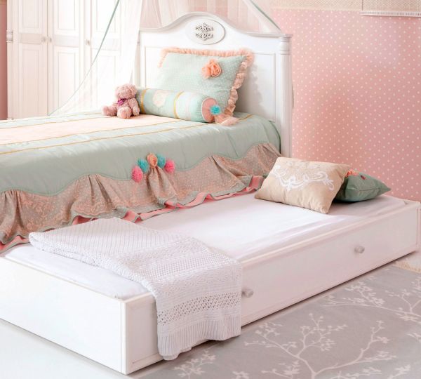 Romantic Lower Bed 