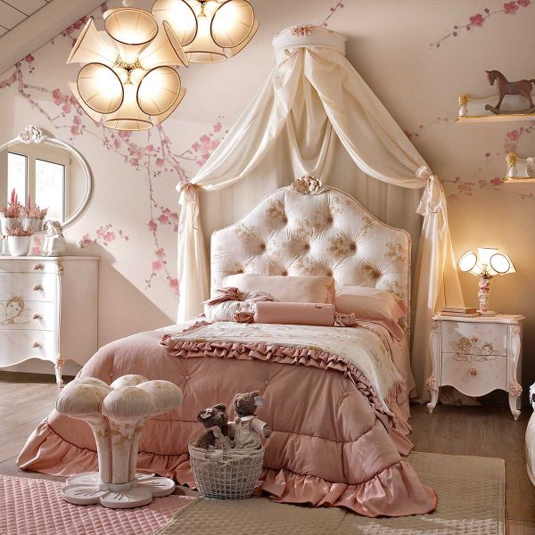 Luxury Italian Classic Carmen Bed